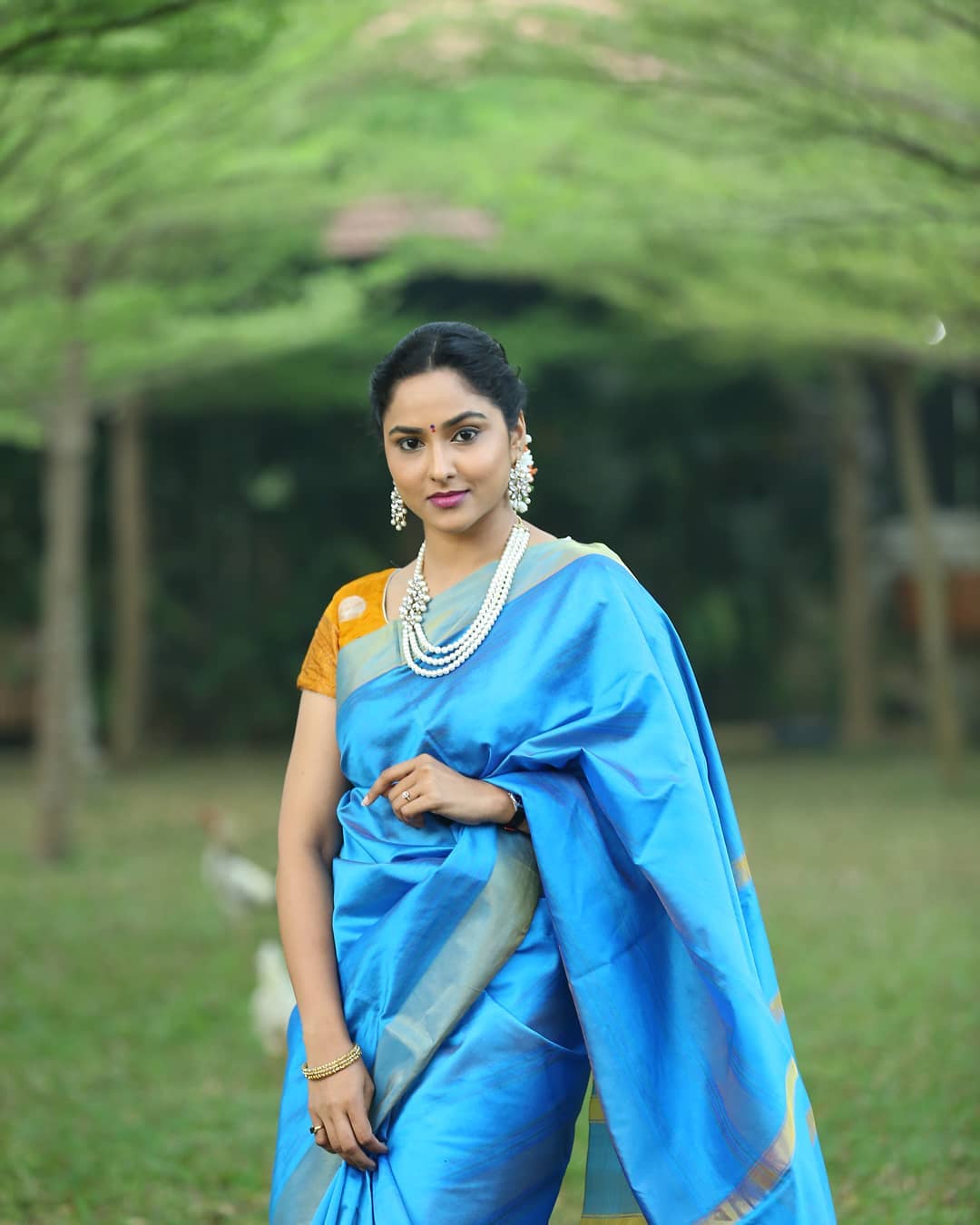 ZEE TELUGU TV ANCHOR KASI ANNAPURNA IN BLUE SAREE BLOUSE 17